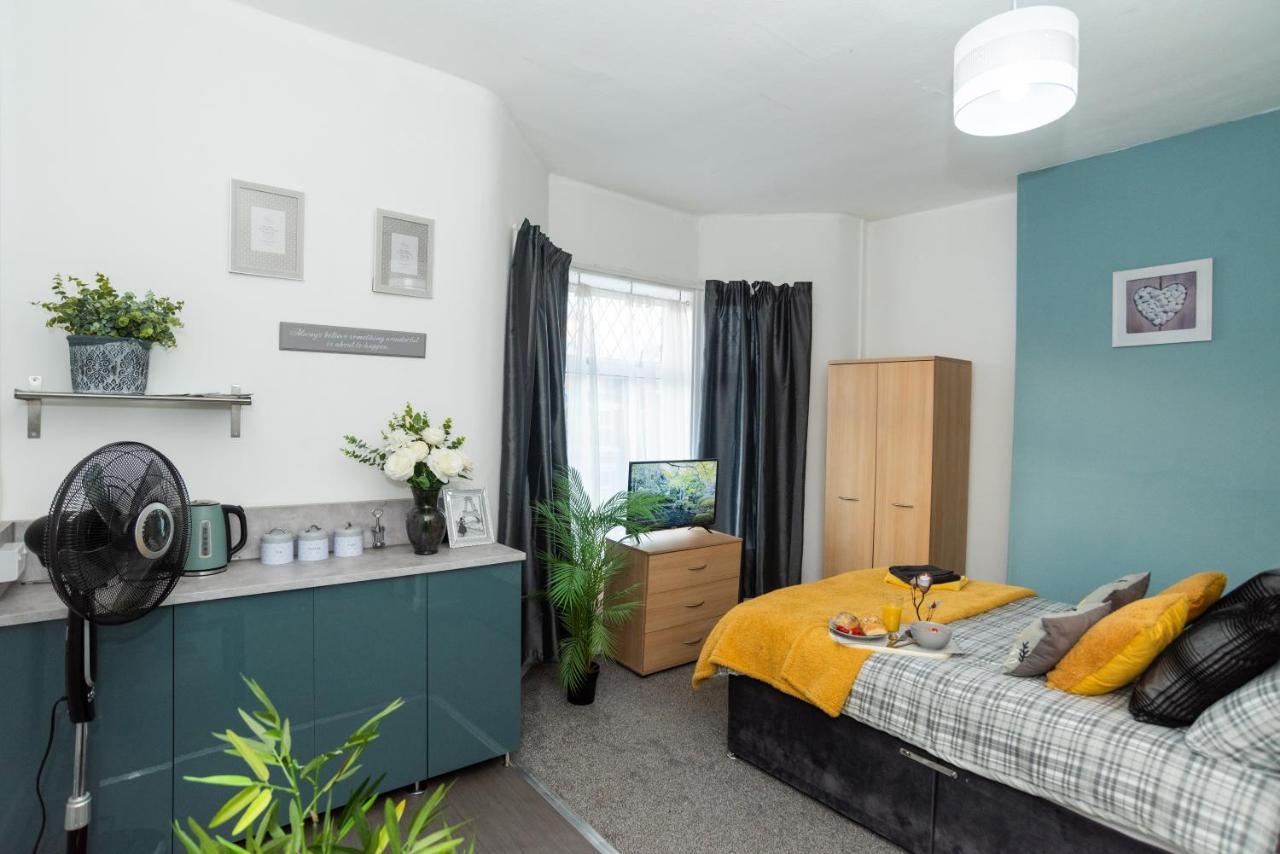 Bentley House With En-Suites 크루 외부 사진