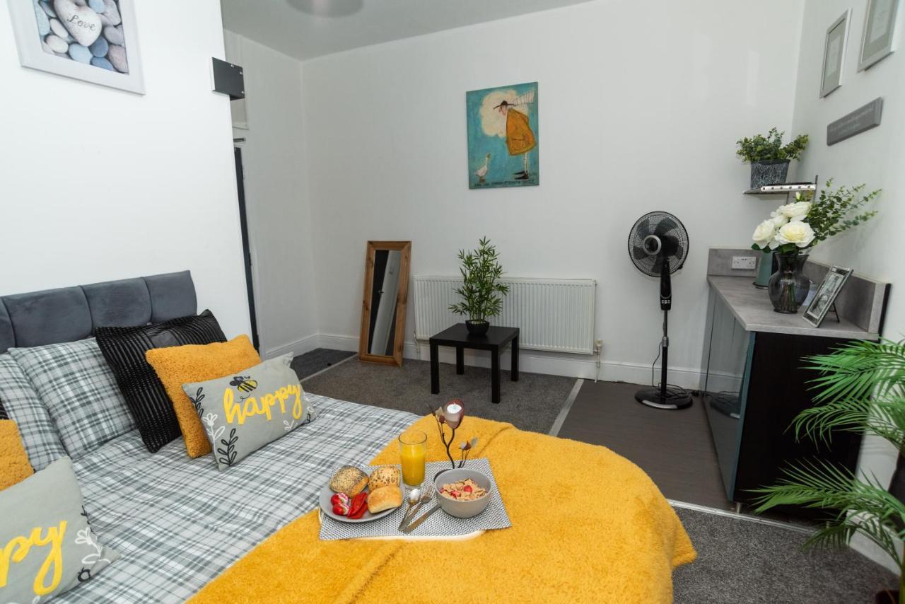 Bentley House With En-Suites 크루 외부 사진